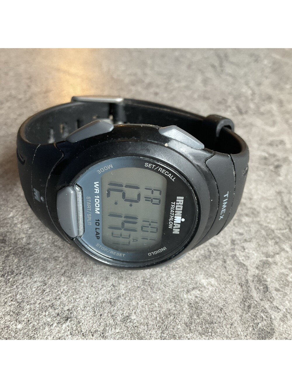 Timex Ironman Triathlon T5K608 Indiglo WR 100M Day-Date Alarm Chrono Watch B-I